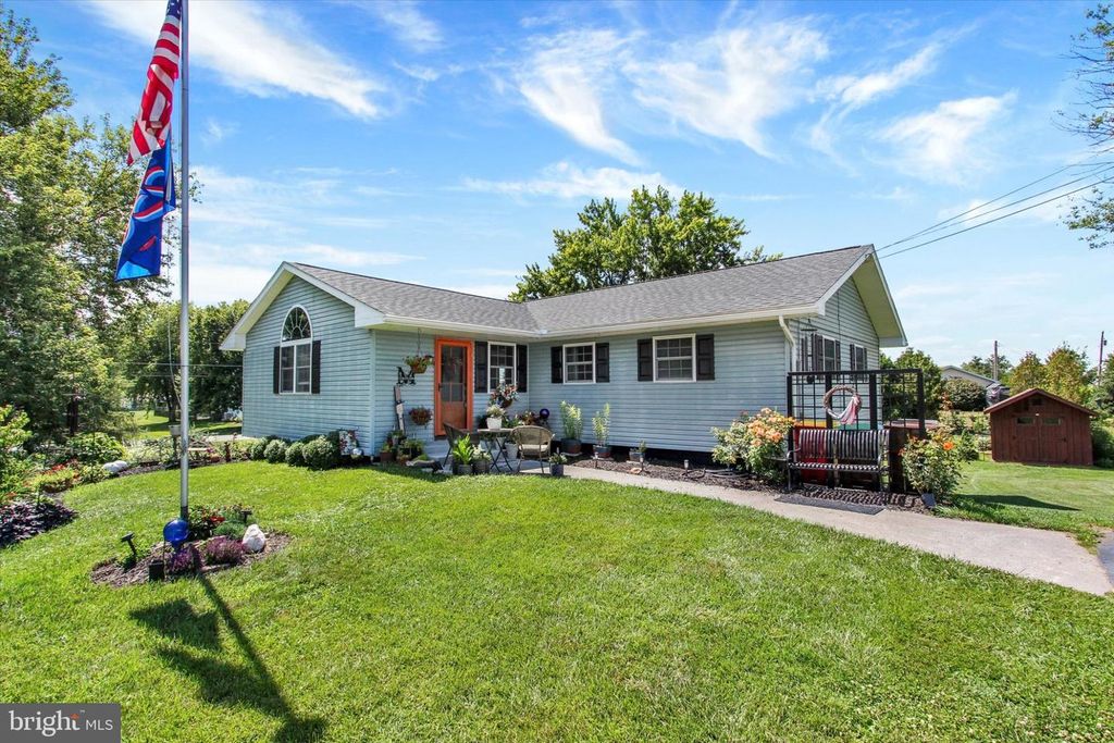 667 GRANT DR, Gettysburg, PA 17325