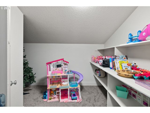 14695 THAYER Rd, Oregon City, OR 97045