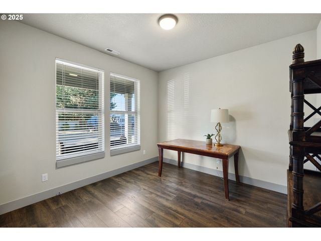 14695 THAYER Rd, Oregon City, OR 97045