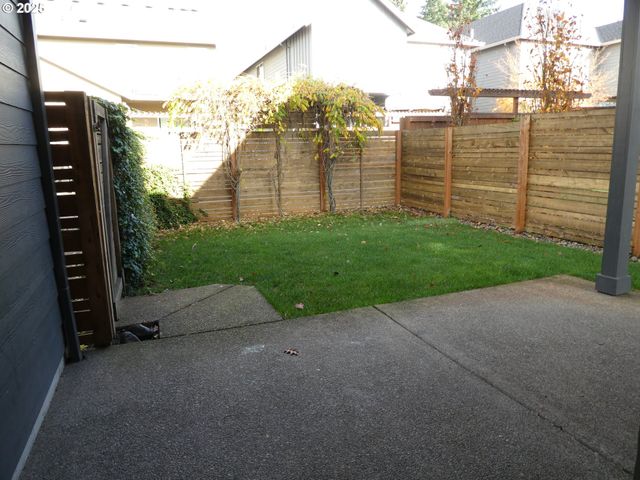 14695 THAYER Rd, Oregon City, OR 97045