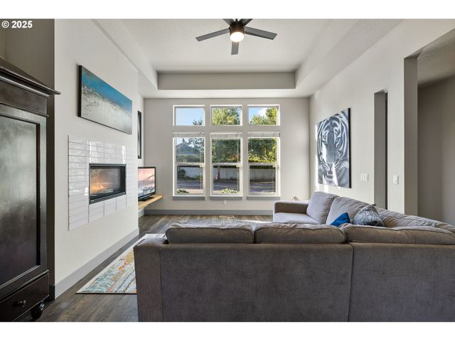 14695 THAYER Rd, Oregon City, OR 97045