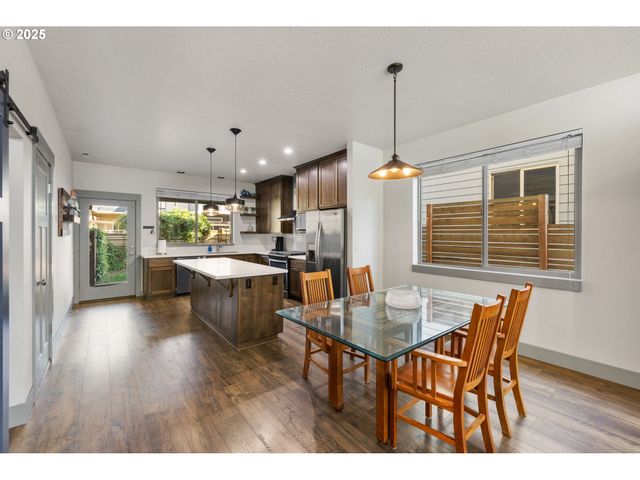 14695 THAYER Rd, Oregon City, OR 97045