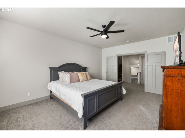 14695 THAYER Rd, Oregon City, OR 97045