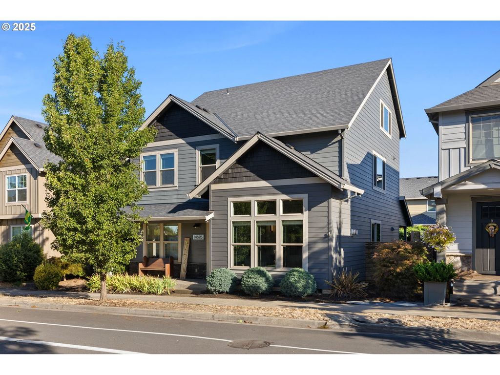 14695 THAYER Rd, Oregon City, OR 97045