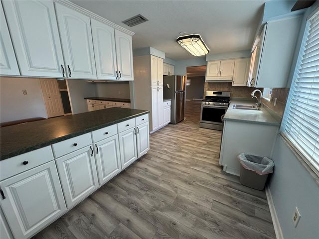 11296 90TH AVENUE, Seminole, FL 33772