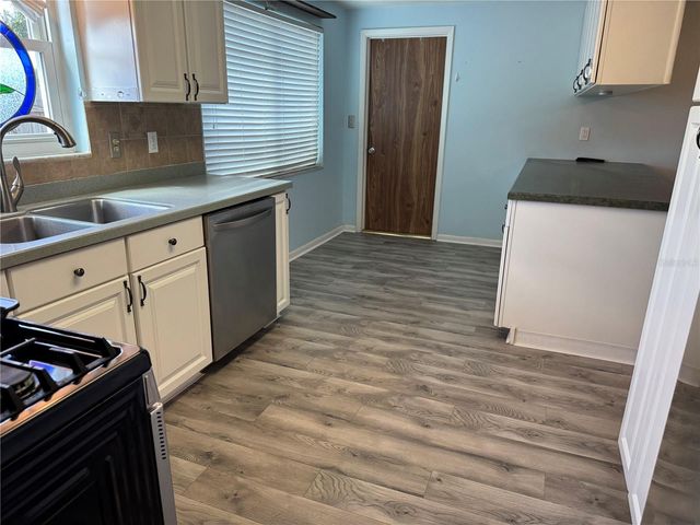 11296 90TH AVENUE, Seminole, FL 33772