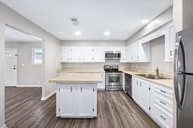 17354 Western Hill Drive, Conroe, TX 77302