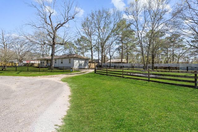 17354 Western Hill Drive, Conroe, TX 77302