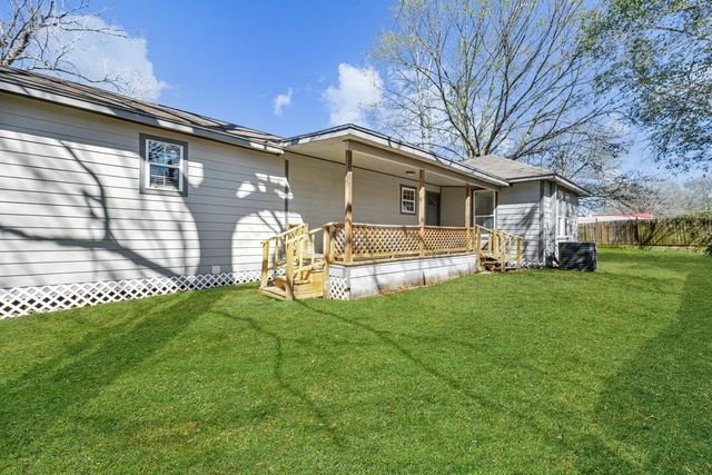 17354 Western Hill Drive, Conroe, TX 77302