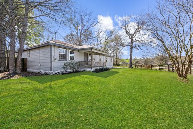 17354 Western Hill Drive, Conroe, TX 77302