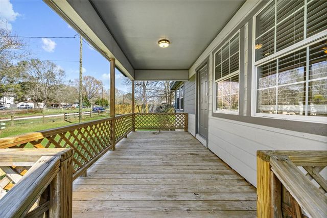 17354 Western Hill Drive, Conroe, TX 77302