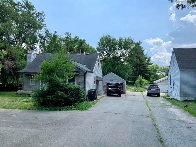 2603 E 73rd Avenue, Merrillville, IN 46410