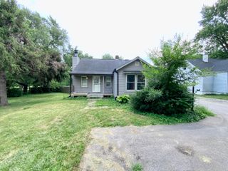 2603 E 73rd Avenue, Merrillville, IN 46410