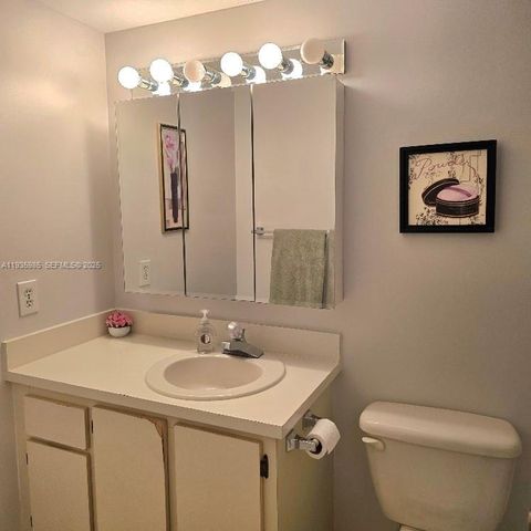 200 SE 5th Ave 307, Dania Beach, FL 33004