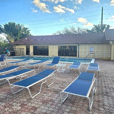 200 SE 5th Ave 307, Dania Beach, FL 33004