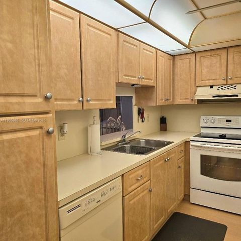 200 SE 5th Ave 307, Dania Beach, FL 33004