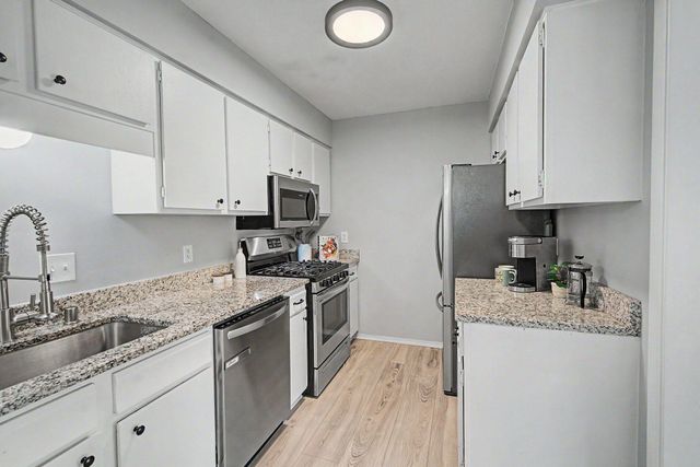 9979 105th Place N, Maple Grove, MN 55369