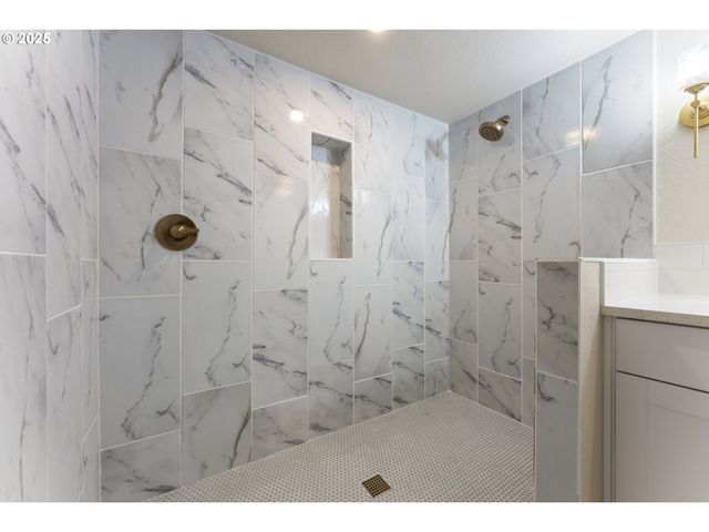 3564 Ne MATHISON Pl, Portland, OR 97212