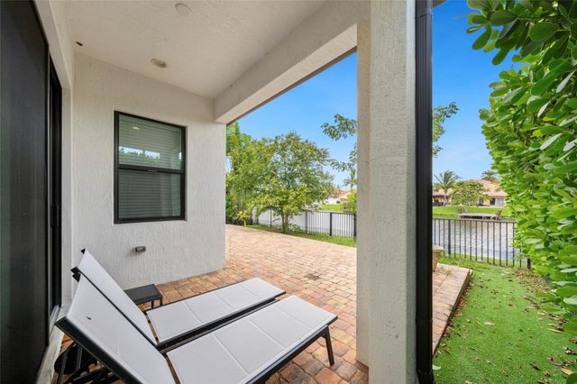 11843 SW 13th Court, Pembroke Pines, FL 33025