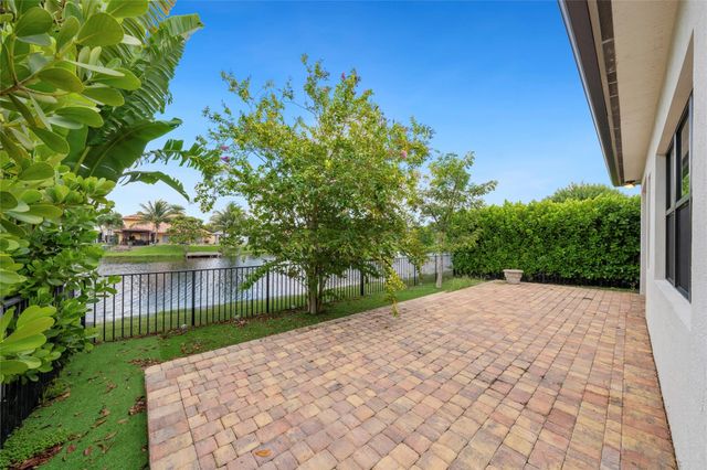 11843 SW 13th Court, Pembroke Pines, FL 33025