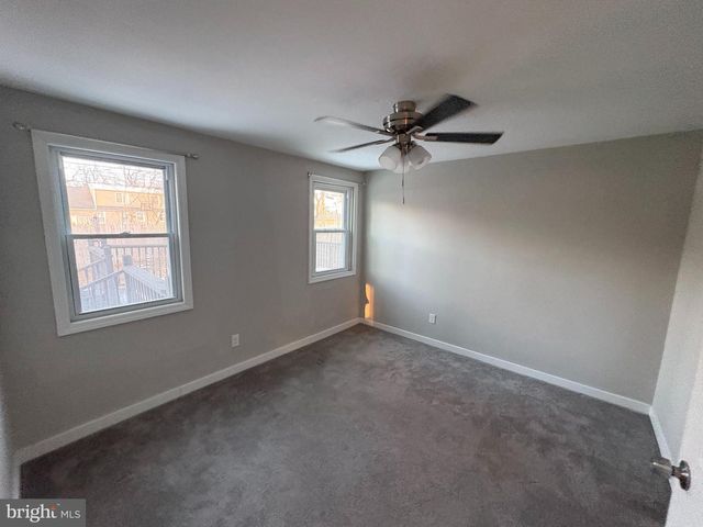 10 GREEN LN, Bristol, PA 19007