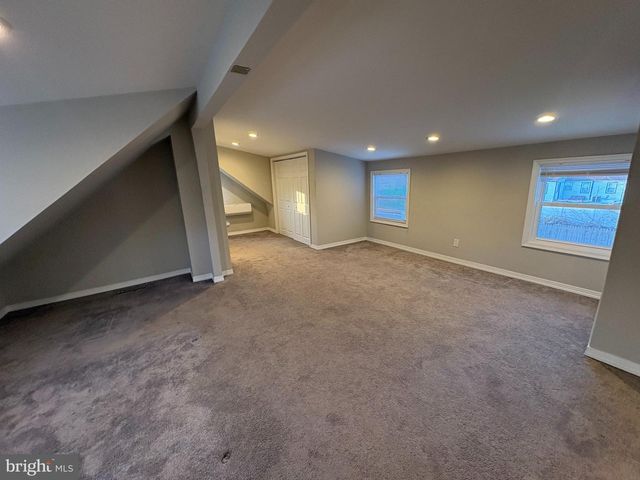 10 GREEN LN, Bristol, PA 19007