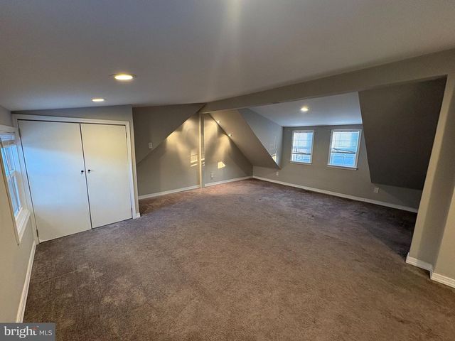 10 GREEN LN, Bristol, PA 19007