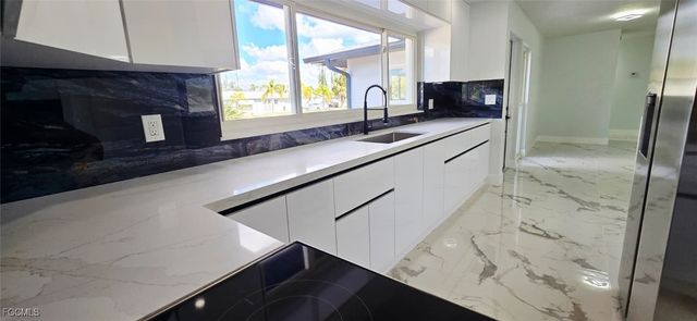 238 SE 46th LN, Cape Coral, FL 33904