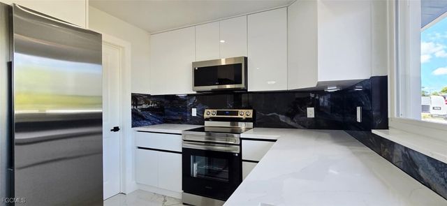 238 SE 46th LN, Cape Coral, FL 33904