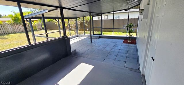 238 SE 46th LN, Cape Coral, FL 33904