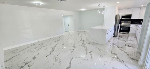 238 SE 46th LN, Cape Coral, FL 33904