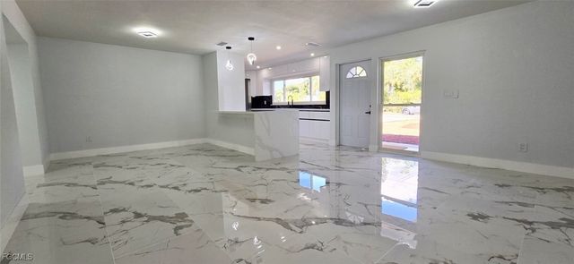 238 SE 46th LN, Cape Coral, FL 33904