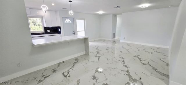 238 SE 46th LN, Cape Coral, FL 33904