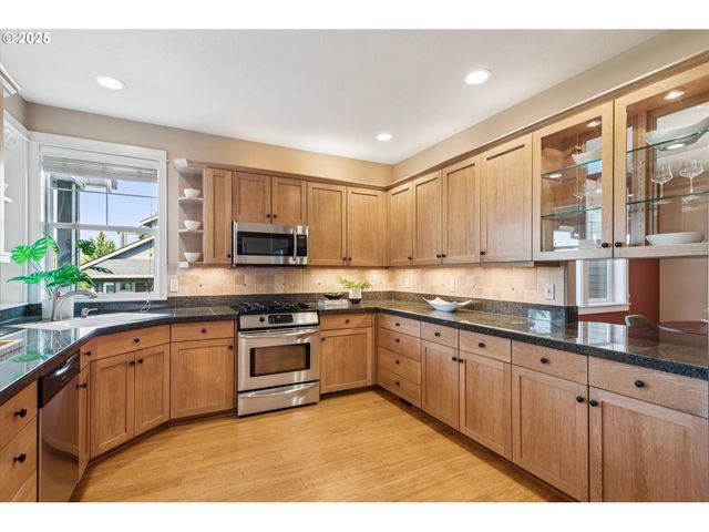 10148 Se BRISTOL Loop, Happy Valley, OR 97086