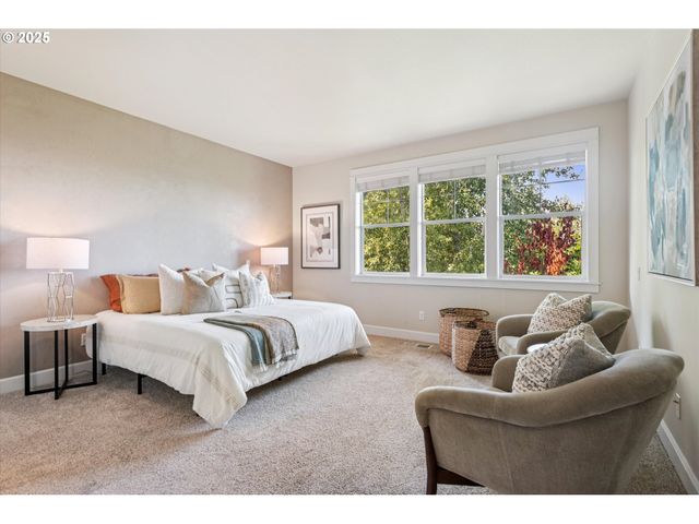 10148 Se BRISTOL Loop, Happy Valley, OR 97086