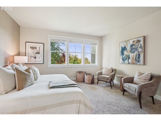 10148 Se BRISTOL Loop, Happy Valley, OR 97086