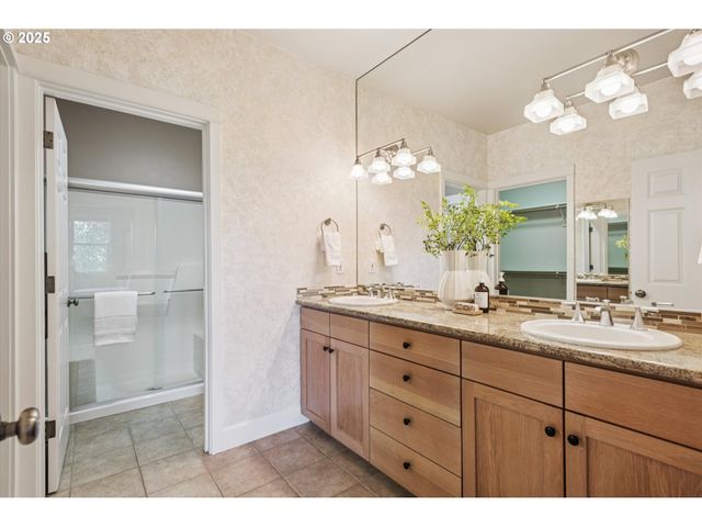 10148 Se BRISTOL Loop, Happy Valley, OR 97086