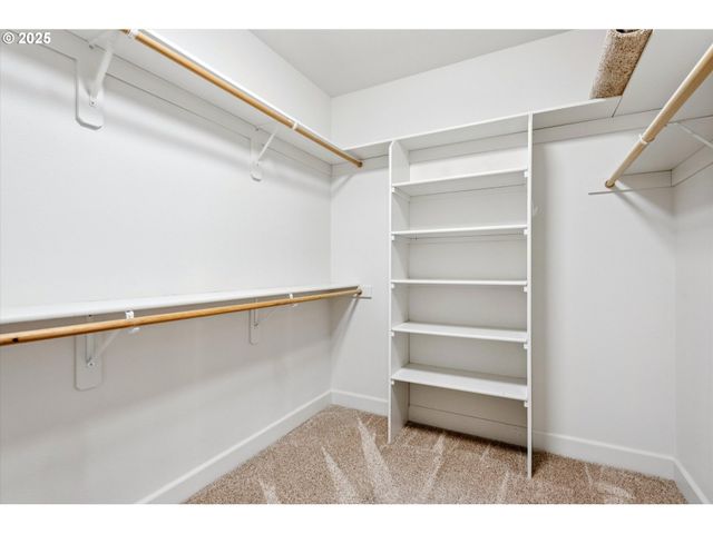 10148 Se BRISTOL Loop, Happy Valley, OR 97086