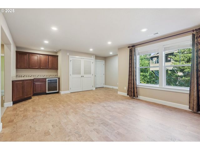 10148 Se BRISTOL Loop, Happy Valley, OR 97086