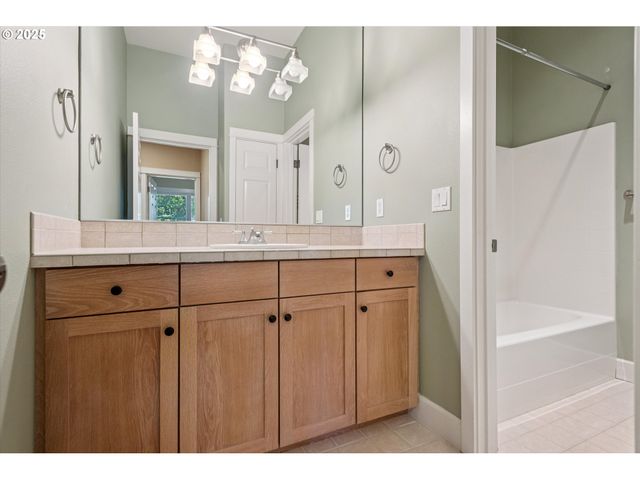 10148 Se BRISTOL Loop, Happy Valley, OR 97086