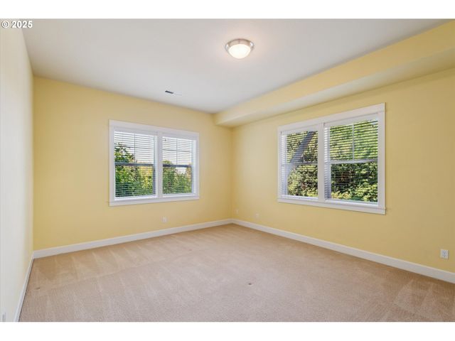 10148 Se BRISTOL Loop, Happy Valley, OR 97086