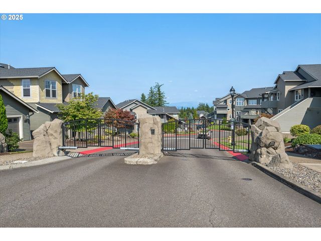 10148 Se BRISTOL Loop, Happy Valley, OR 97086