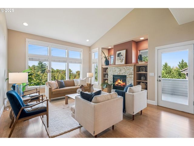 10148 Se BRISTOL Loop, Happy Valley, OR 97086
