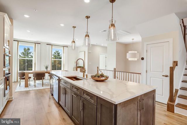 43789 METRO TER, Ashburn, VA 20147