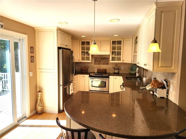 47 Treasure Road, Narragansett, RI 02882