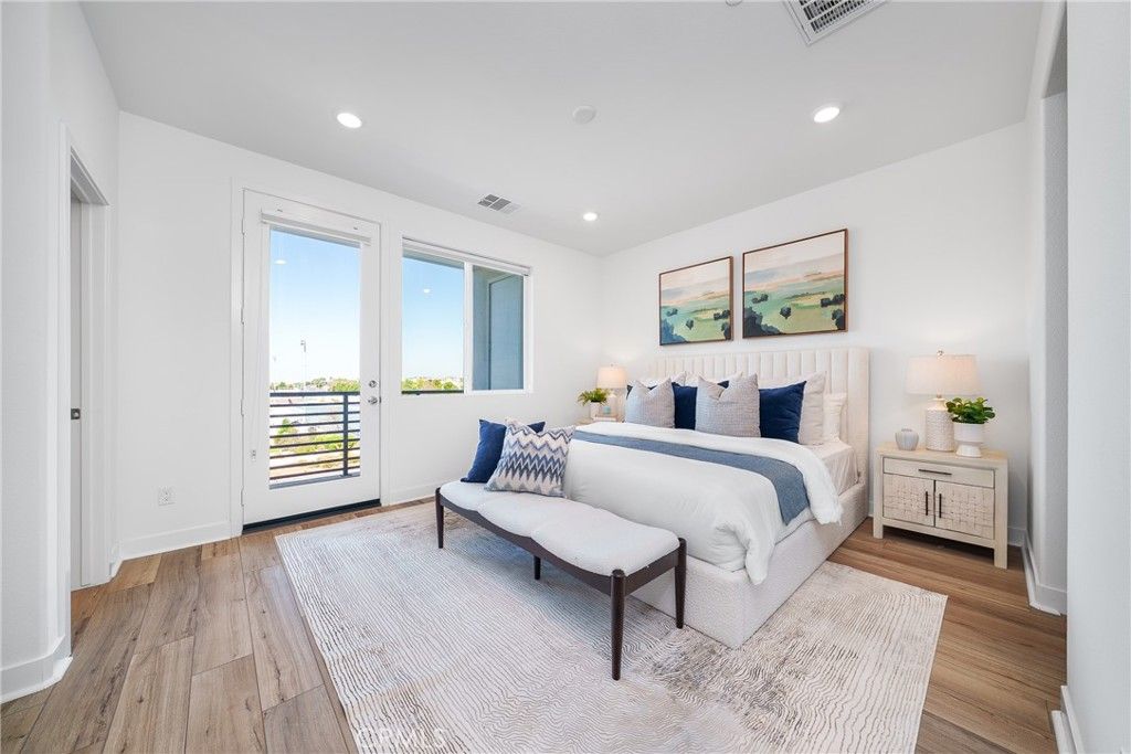 Image 16 of property listing at 390 Merit, Irvine, CA 92618