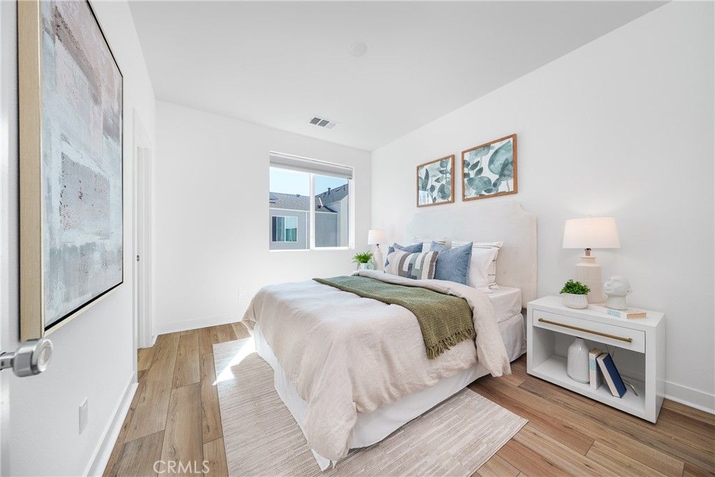 Image 22 of property listing at 390 Merit, Irvine, CA 92618