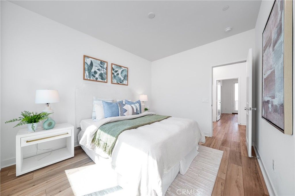 Image 23 of property listing at 390 Merit, Irvine, CA 92618