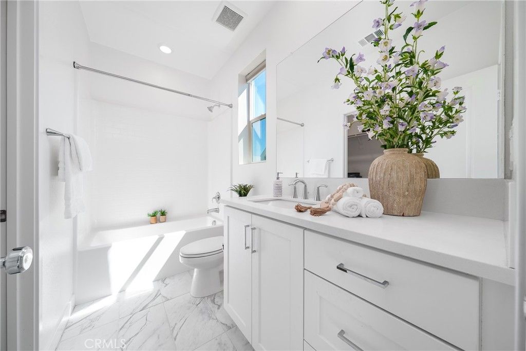 Image 24 of property listing at 390 Merit, Irvine, CA 92618