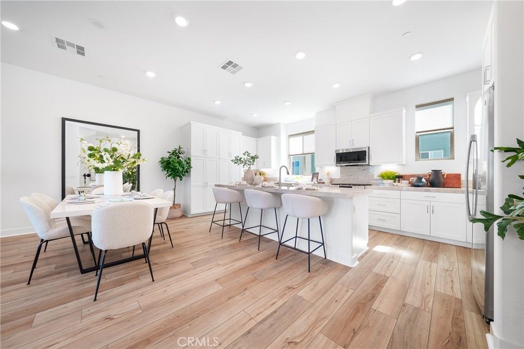 Image 8 of property listing at 390 Merit, Irvine, CA 92618